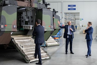 FOTO Uzina Mecanică București, care produce transportoare blindate Piranha, și producția de drone în România - propuse la finanțare prin Programul SAFE