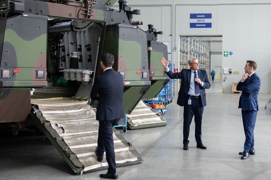 FOTO Uzina Mecanică București, care produce transportoare blindate Piranha, și producția de drone în România - propuse la finanțare prin Programul SAFE