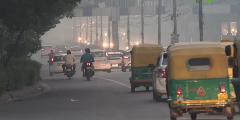 Nor de gaze toxice în New Delhi. Restricții ignorate de populație VIDEO