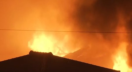 Japonia - cel mai mare incendiu din ultimii 50 de ani. 170 de clădiri distruse VIDEO