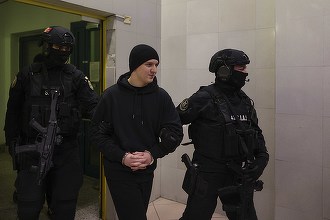 Imagini cu Horațiu Potra, alături de fiu, adus în România FOTO