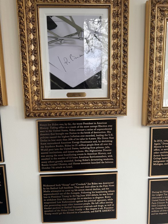 FOTO Noi critici la adresa lui Biden și Obama. Donald Trump a schimbat plăcuțele din „Galeria președinților” de la Casa Albă