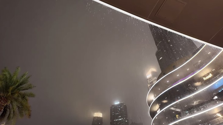 Dubai, în alertă din cauza ploilor abundente VIDEO