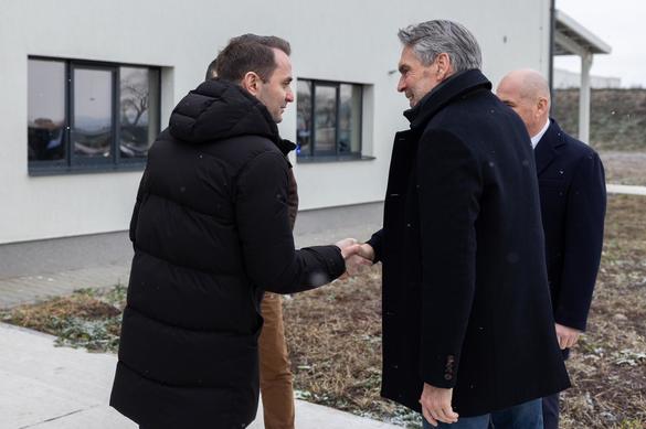 Bolojan a inspectat cu premierul olandez soldații din România FOTO&VIDEO