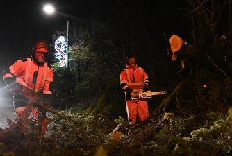 VIDEO Furtuna Goretti a făcut ravagii în Franța - sute de mii de case fără curent și rafale de vânt de peste 200 km/h