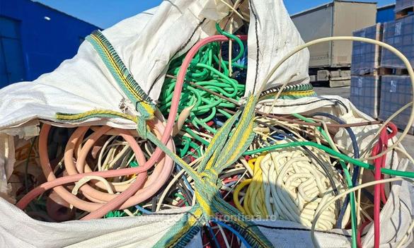 Zeci de tone de deșeuri descoperite în Portul Constanța FOTO