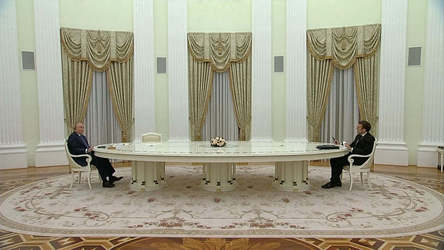 Macron, gata să reia dialogul cu Putin