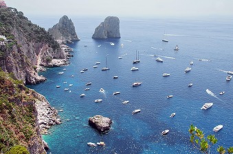 Capri introduce reguli pentru grupurile de turiști