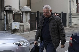 FOTO Șeful ARR, reținut. Bani ascunși în cutii de carton