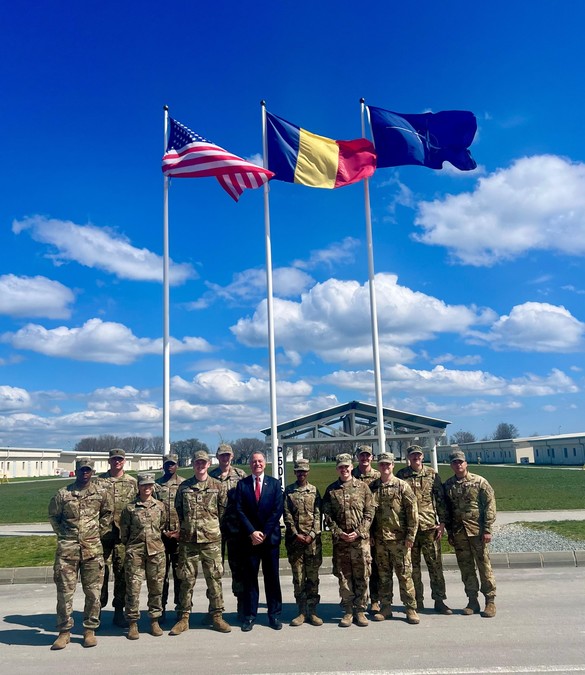 FOTO Ambasadorul SUA s-a dus la trupele americane de la Baza Mihail Kogălniceanu, chiar în ziua în care Trump a anunțat că 