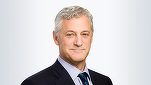 Scandal în bancă după ce șeful a anunțat că inteligența artificială va înlocui „capitalul uman cu valoare mai redusă”. Acum, directorul Standard Chartered își cere scuze 