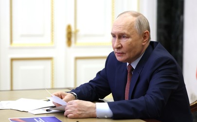 Putin l-a felicitat pe Trump la împlinirea a 80 de ani. Președintele SUA s-a arătat ”gata să ajute” la încheierea conflictului din Ucraina 