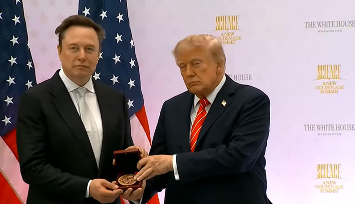 VIDEO Musk revine lângă Trump: Este o ”comoară națională”! Președintele SUA a decorat mai mulți antreprenori