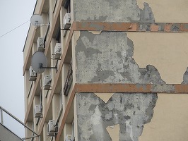 Impozite majorate de până la cinci ori pentru proprietarii din Râmnicu Vâlcea care nu îngrijesc imobilele și terenurile