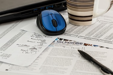Clarificări privind impozitul specific, regimul microîntreprinderilor și anularea codului TVA