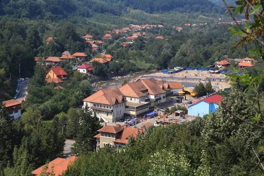 Fiscul execută o primărie din Gorj. Îi vinde dispensarul, încă funcțional, și casa de cultură