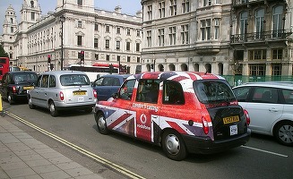 Londra introduce o taxă pentru cele mai poluante autovehicule