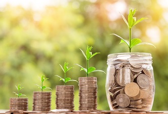 FMI urcă estimările privind creșterea economiei mondiale în 2018 și 2019, pe fondul tăierilor de taxe din SUA