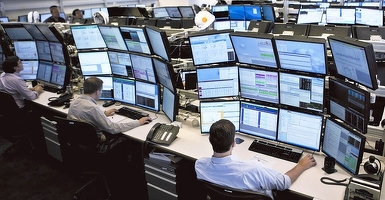 Traderii europeni de energie cer Guvernului să suspende de urgență taxa ANRE de 2% pe cifra de afaceri a companiilor din sector: "Efectele vor fi devastatoare"