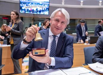 CONFIRMARE Banca Centrală Europeană îi bate dur obrazul lui Teodorovici pentru că nu a fost consultată în privința "taxei pe lăcomie", ceea ce încalcă normele UE: "Risc de impact substanțial asupra sistemului bancar"