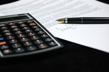 Guvernul anunță: PFA și întreprinderile individuale care și-au întrerupt activitatea vor avea o indemnizație fixă de 2.230 lei/lună pe perioada stării de urgență