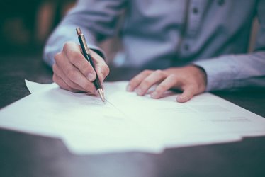 Lege care intră în vigoare: Declarația privind beneficiarii reali - eliminată în cazul anumitor firme