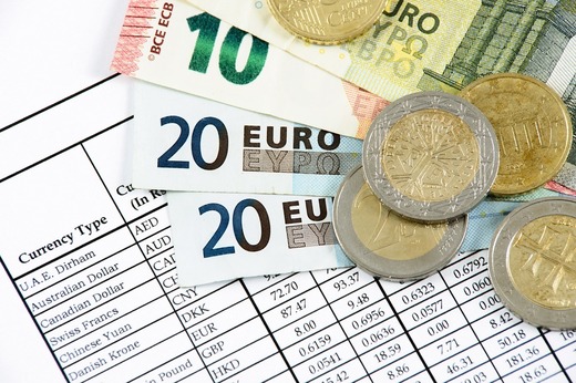 INFOGRAFIC Deprecierea leului crește povara datoriei publice. Pentru prima dată din 2014, mai mult de jumătate din datoria publică este în valută
