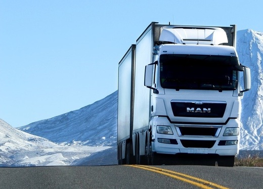 ANAF cere transportatorilor rutieri de marfă în UE plăți suplimentare de peste 300 mil. lei. Tiriștii, care bat IT-ul în balanța BNR, vor să protesteze pe 29 septembrie la București cu 5.000 de autovehicule, dar au primit voie doar cu 500
