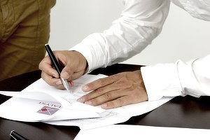 ULTIMA ORĂ Guvernul pregătește indemnizații de 75% din salariul de bază pentru angajații firmelor afectate de război, inclusiv pentru cei ai companiilor asupra cărora ANAF aplică sancțiuni