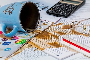ANAF poate controla până la 20.000 persoane fizice în următorii 5 ani, doar 3,7% din cele 516.000 persoane identificate cu venituri nedeclarate mari. Fiscul vrea ca restul să ia exemplu 