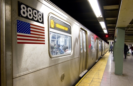 Statul New York pregătește taxă pentru serviciile Netflix și alte companii de streaming pentru a finanța pierderile metroului din cea mai mare metropolă a Americii