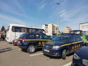  VIDEO&FOTO Profit.ro - Razie ANAF în complexul Orient din Voluntari