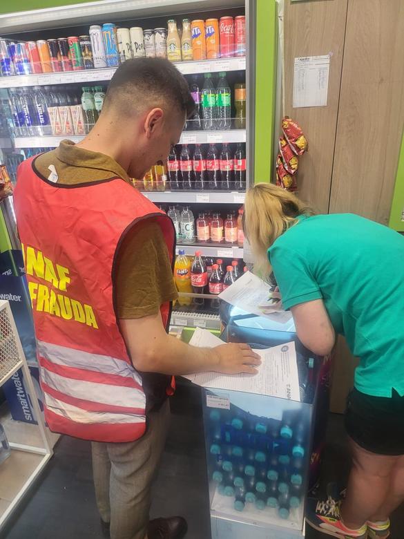 FOTO Antifrauda a controlat comercianții din zona Gării de Nord