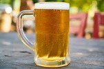 Acciza la bere - Guvernul renunță la ajustarea cu inflația și pregătește majorări de 4,3% pentru anul următor și de 5% pentru 2026