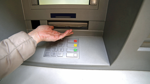 Plită fierbinte pe masa noului președinte: Decalajul salariilor nete dintre stat și privat a crescut puternic, după 3 ani de scădere. Salariile nete la stat - mai mari al 9-lea an la rând