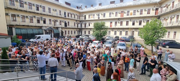 FOTO Protestele spontane continuă la ANAF - Angajații sunt nemulțumiți de intenția Guvernului de diminuare a sporului de condiții vătămătoare