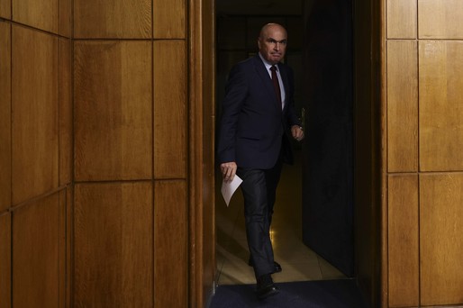 EXCLUSIV După tăierea drastică de spor salarial, vine următoarea mutare, acum contra celor care cereau să se taie din „grăsimea” politică: Ordin transmis - 30% din personalul diferitelor departamente pleacă!