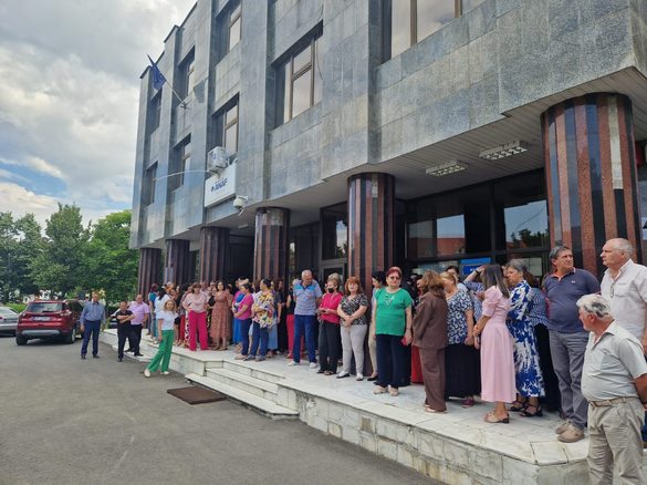 FOTO Continuă protestele la ANAF, în contextul măsurilor de austeritate