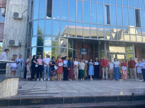 FOTO Continuă protestele la ANAF, în contextul măsurilor de austeritate