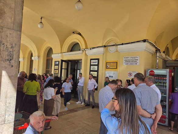 FOTO Continuă protestele la ANAF, în contextul măsurilor de austeritate