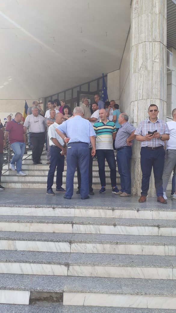 FOTO Continuă protestele la ANAF, în contextul măsurilor de austeritate