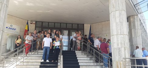 FOTO Continuă protestele la ANAF, în contextul măsurilor de austeritate