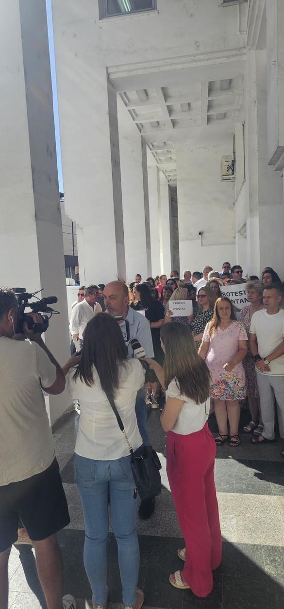 Angajații ANAF continuă protestele spontane declanșate de vineri