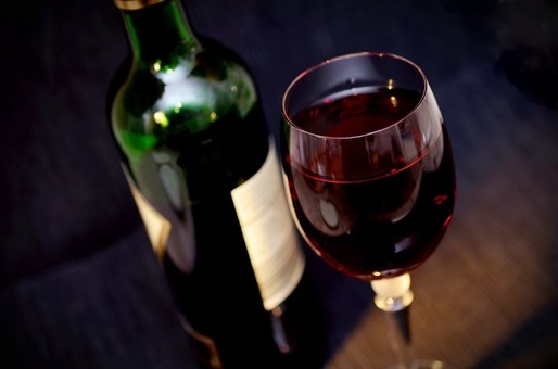 Guvernul a revenit asupra accizei la vin. A redus de aproape 8 ori acciza pe care o propune la vin