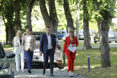 ULTIMA ORĂ Ideile PSD pentru pachetul 2 de măsuri bugetare: Taxare mai mare pe marile averi, criptomonede, câștiguri de capital, cheltuieli nedeductibile la multinaționale, limitări la companiile de stat și insolvențe