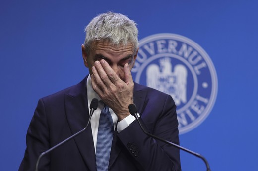 Vicepremierul demisionar Dragoș Anastasiu a spus că a dat ″șpagă de supraviețuire″ pentru a nu i se bloca o rambursare TVA de milioane de lei. Judecătorii l-au contrazis