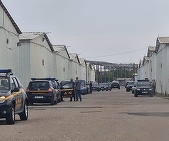 FOTO VIDEO Controale cu 120 de inspectori Antifraudă în trei complexuri comerciale și logistice din București și Ilfov