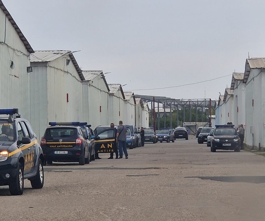 FOTO VIDEO Controale cu 120 de inspectori Antifraudă în trei complexuri comerciale și logistice din București și Ilfov