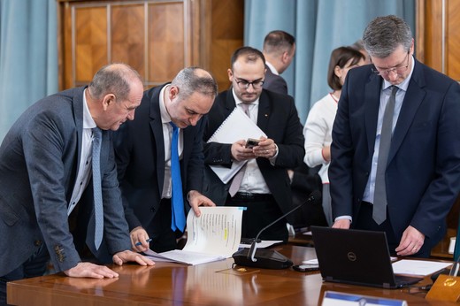 ULTIMA ORĂ Guvernul a adoptat a doua rectificare bugetară din an. Scad veniturile și cheltuielile statului. Deficitul rămâne la 8,4% din PIB