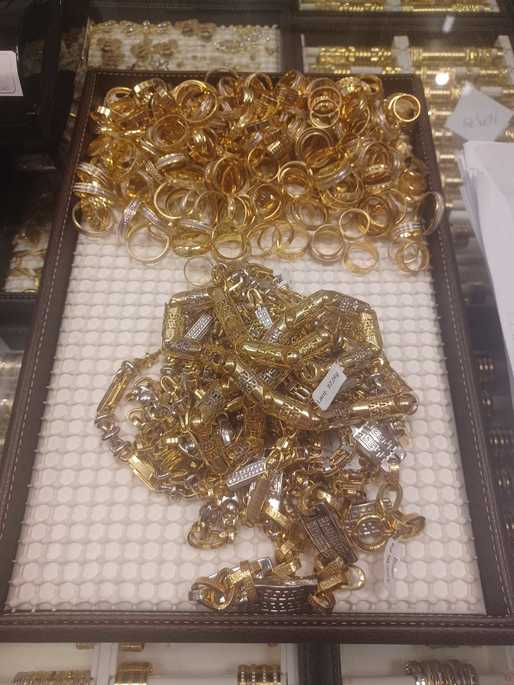 Antifrauda a confiscat aur și diamante de 3,7 milioane de lei de la o firmă care comercializa fără documente de proveniență. Au fost aplicate amenzi de 18.000 de lei